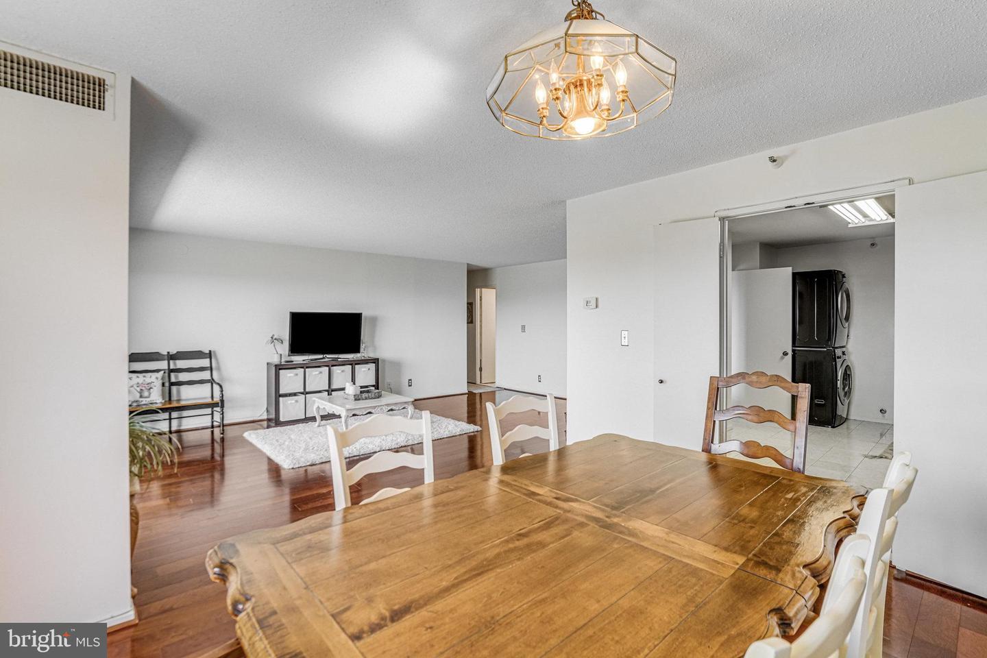 1600 N OAK ST #1521, ARLINGTON, Virginia 22209, 2 Bedrooms Bedrooms, ,2 BathroomsBathrooms,Residential,For sale,1600 N OAK ST #1521,VAAR2066338 MLS # VAAR2066338