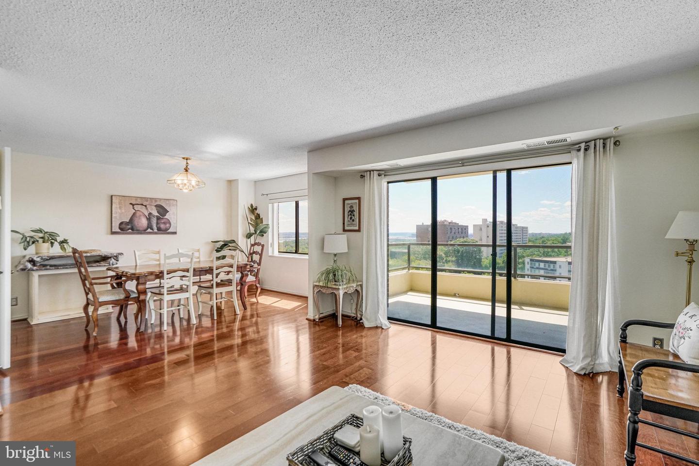 1600 N OAK ST #1521, ARLINGTON, Virginia 22209, 2 Bedrooms Bedrooms, ,2 BathroomsBathrooms,Residential,For sale,1600 N OAK ST #1521,VAAR2066338 MLS # VAAR2066338