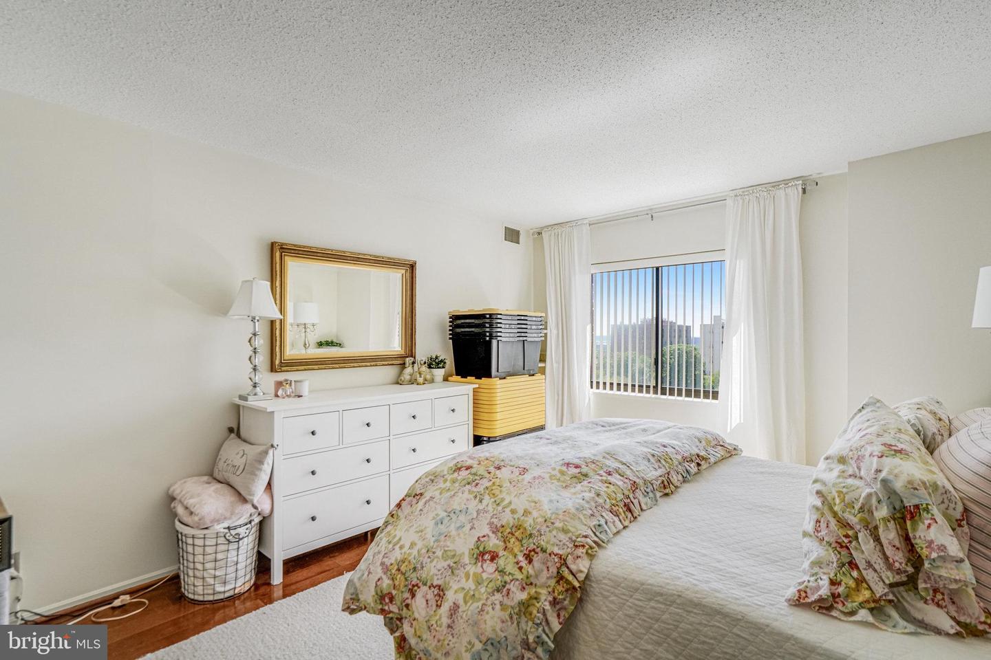 1600 N OAK ST #1521, ARLINGTON, Virginia 22209, 2 Bedrooms Bedrooms, ,2 BathroomsBathrooms,Residential,For sale,1600 N OAK ST #1521,VAAR2066338 MLS # VAAR2066338