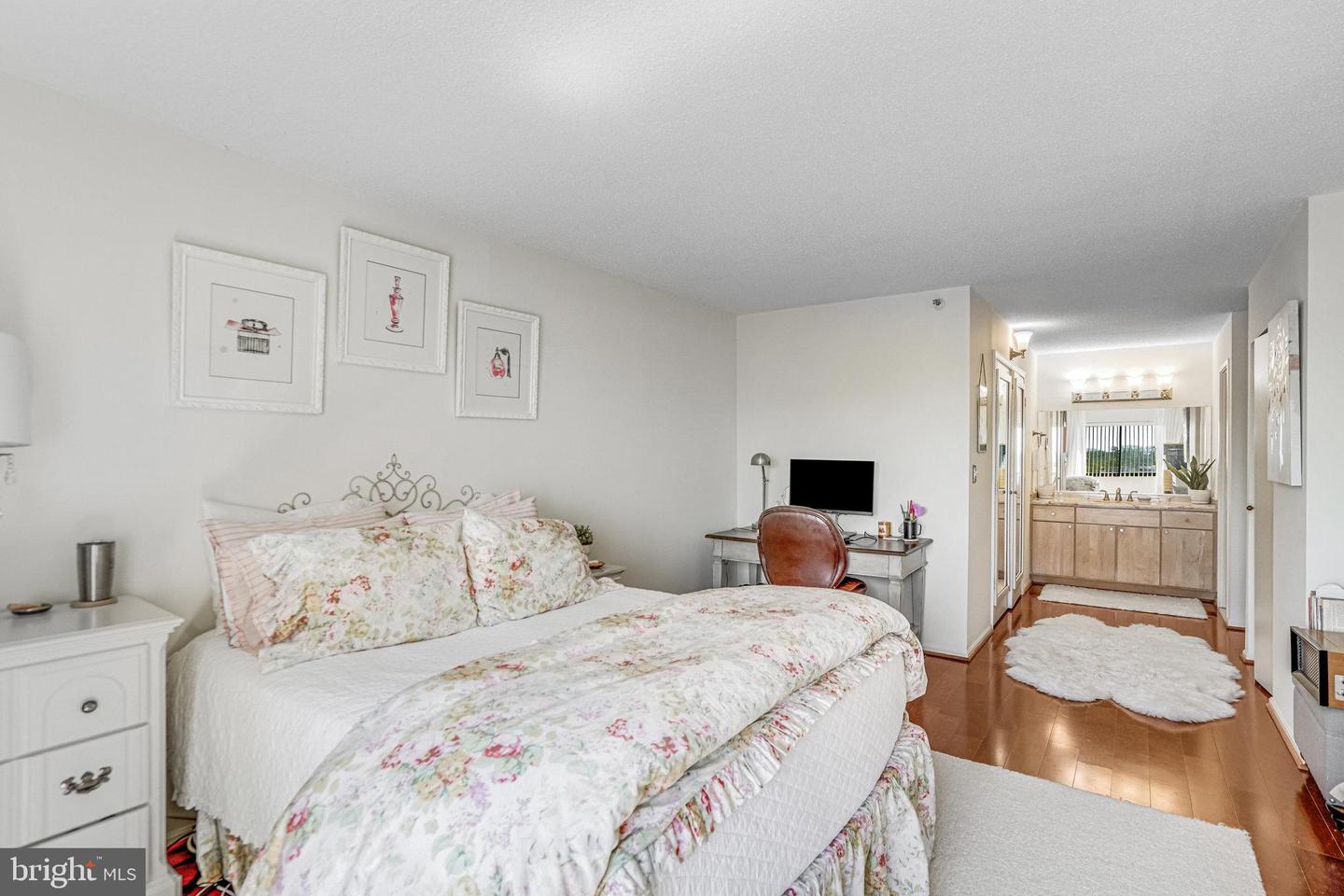 1600 N OAK ST #1521, ARLINGTON, Virginia 22209, 2 Bedrooms Bedrooms, ,2 BathroomsBathrooms,Residential,For sale,1600 N OAK ST #1521,VAAR2066338 MLS # VAAR2066338