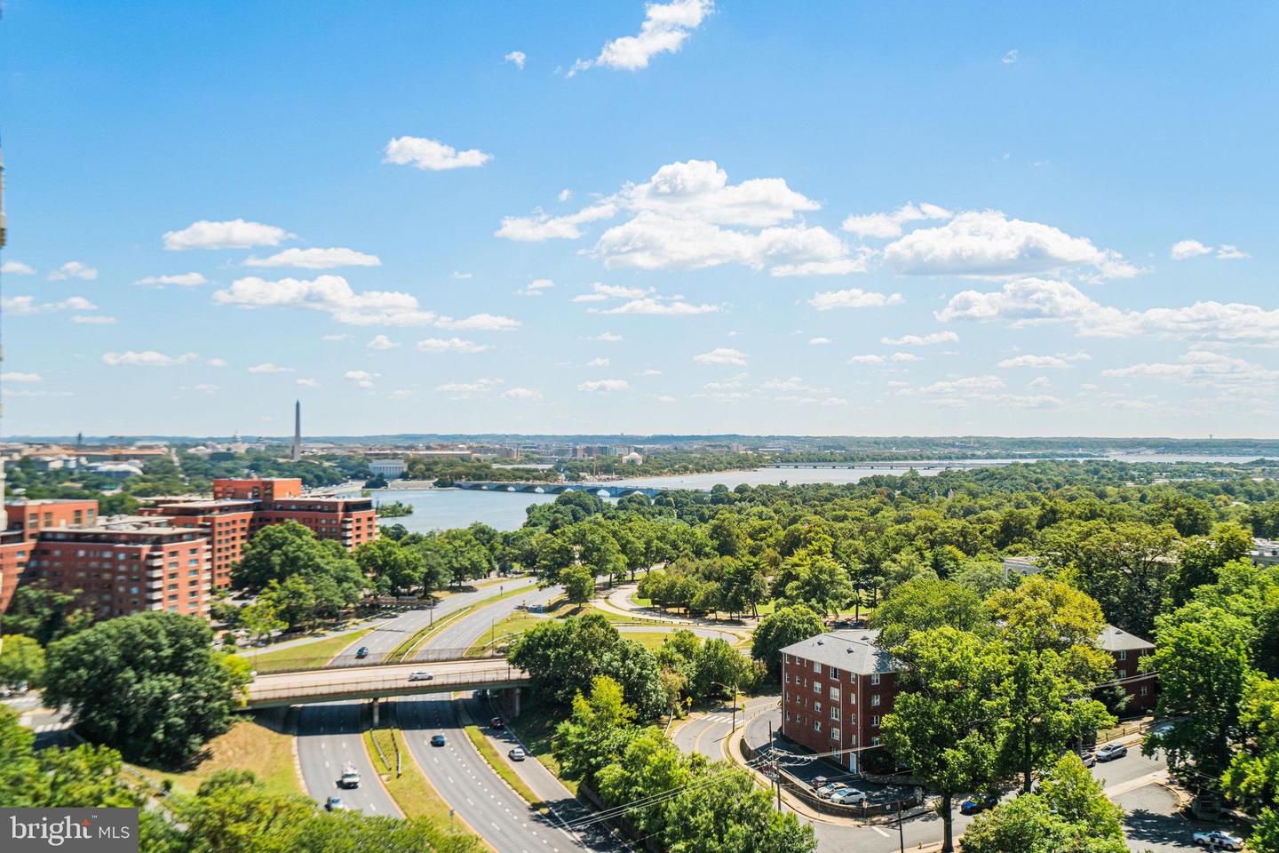 1600 N OAK ST #1521, ARLINGTON, Virginia 22209, 2 Bedrooms Bedrooms, ,2 BathroomsBathrooms,Residential,For sale,1600 N OAK ST #1521,VAAR2066338 MLS # VAAR2066338