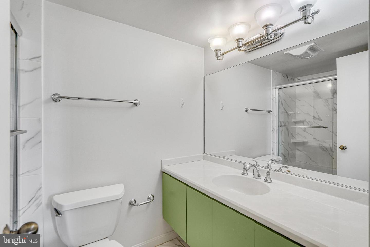 1600 N OAK ST #1521, ARLINGTON, Virginia 22209, 2 Bedrooms Bedrooms, ,2 BathroomsBathrooms,Residential,For sale,1600 N OAK ST #1521,VAAR2066338 MLS # VAAR2066338