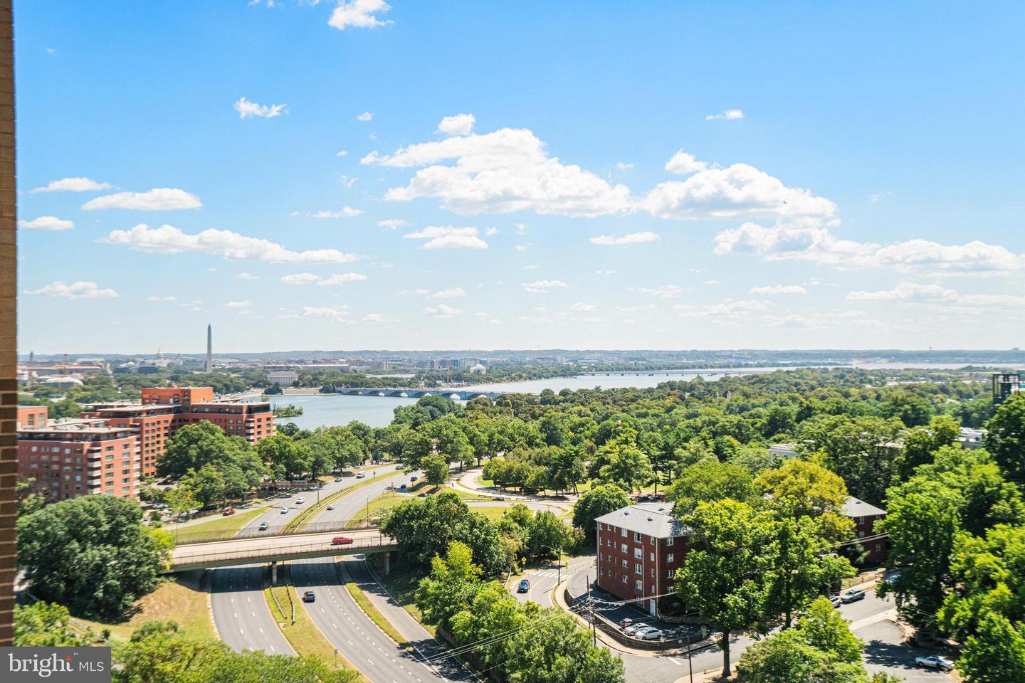 1600 N OAK ST #1521, ARLINGTON, Virginia 22209, 2 Bedrooms Bedrooms, ,2 BathroomsBathrooms,Residential,For sale,1600 N OAK ST #1521,VAAR2066338 MLS # VAAR2066338