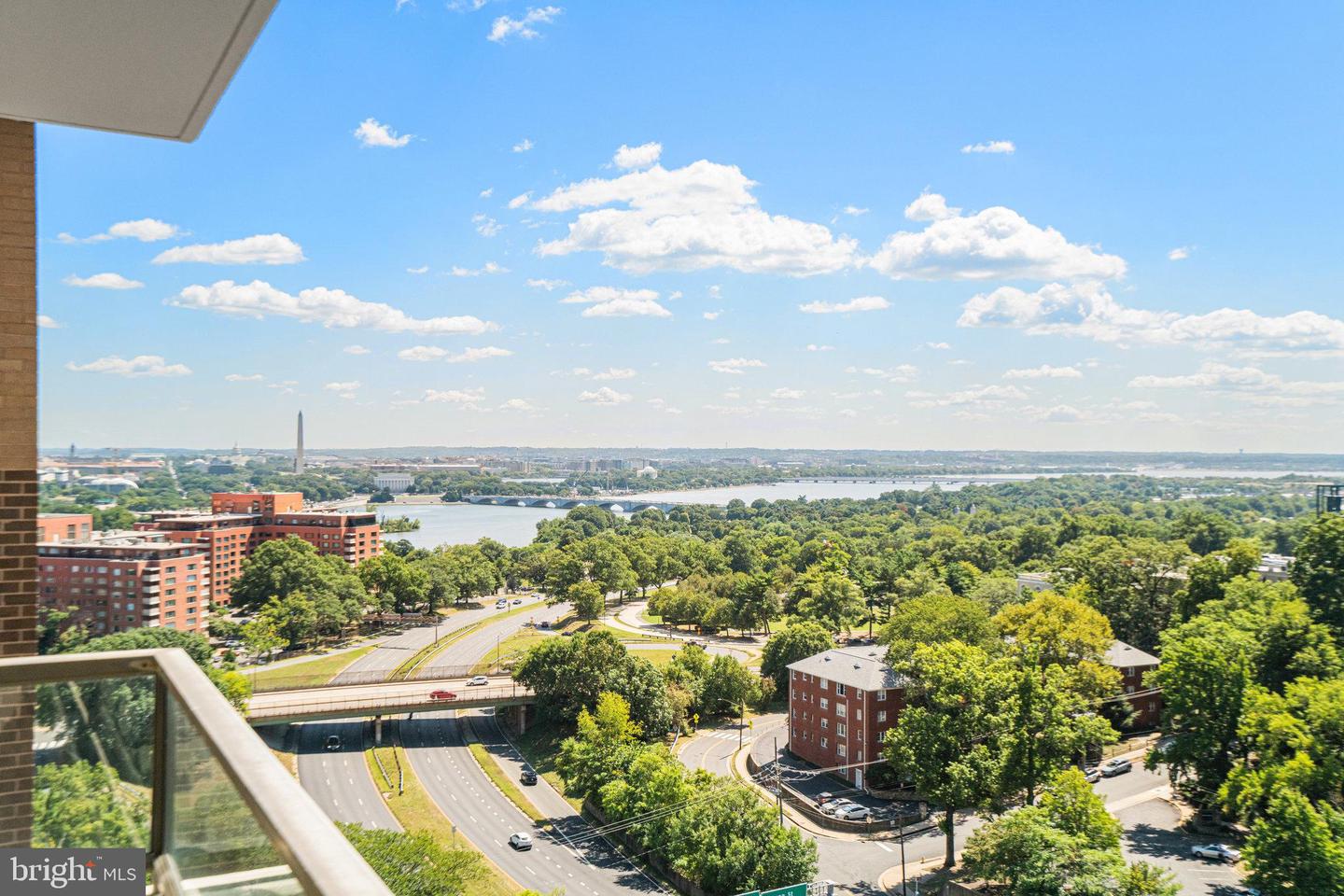 1600 N OAK ST #1521, ARLINGTON, Virginia 22209, 2 Bedrooms Bedrooms, ,2 BathroomsBathrooms,Residential,For sale,1600 N OAK ST #1521,VAAR2066338 MLS # VAAR2066338