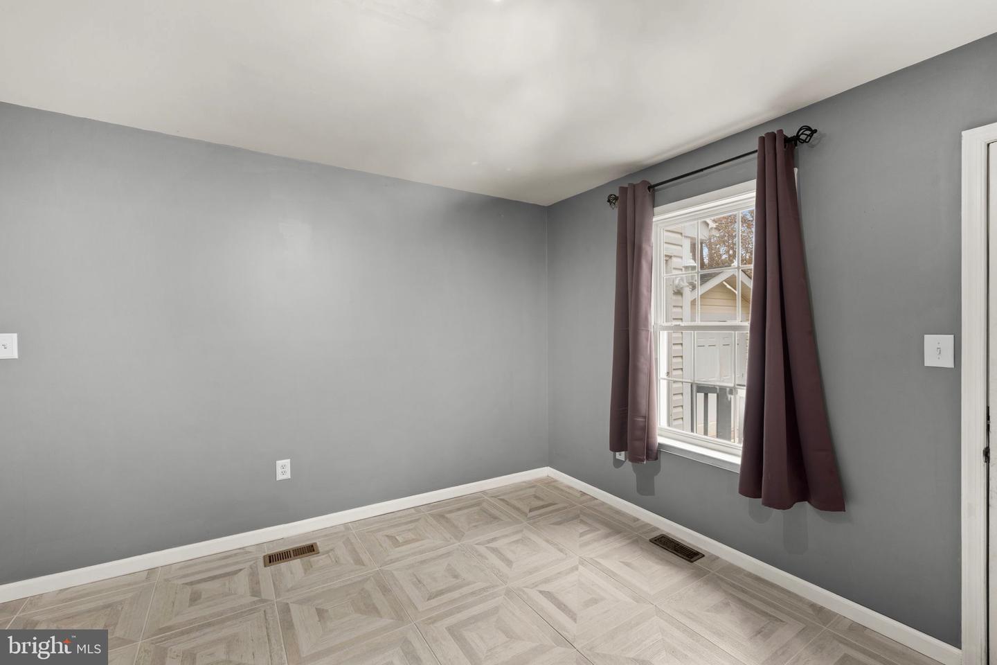 565 WELSH DR, RUTHER GLEN, Virginia 22546, 3 Bedrooms Bedrooms, 5 Rooms Rooms,2 BathroomsBathrooms,Residential,For sale,565 WELSH DR,VACV2009150 MLS # VACV2009150