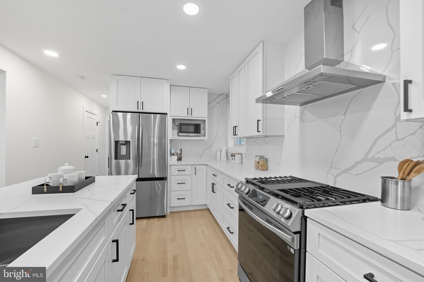 492 N LATHAM ST, ALEXANDRIA, Virginia 22304, 4 Bedrooms Bedrooms, ,3 BathroomsBathrooms,Residential,For sale,492 N LATHAM ST,VAAX2051952 MLS # VAAX2051952