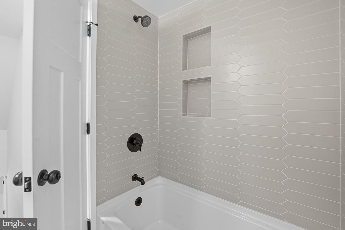 492 N LATHAM ST, ALEXANDRIA, Virginia 22304, 4 Bedrooms Bedrooms, ,3 BathroomsBathrooms,Residential,For sale,492 N LATHAM ST,VAAX2051952 MLS # VAAX2051952