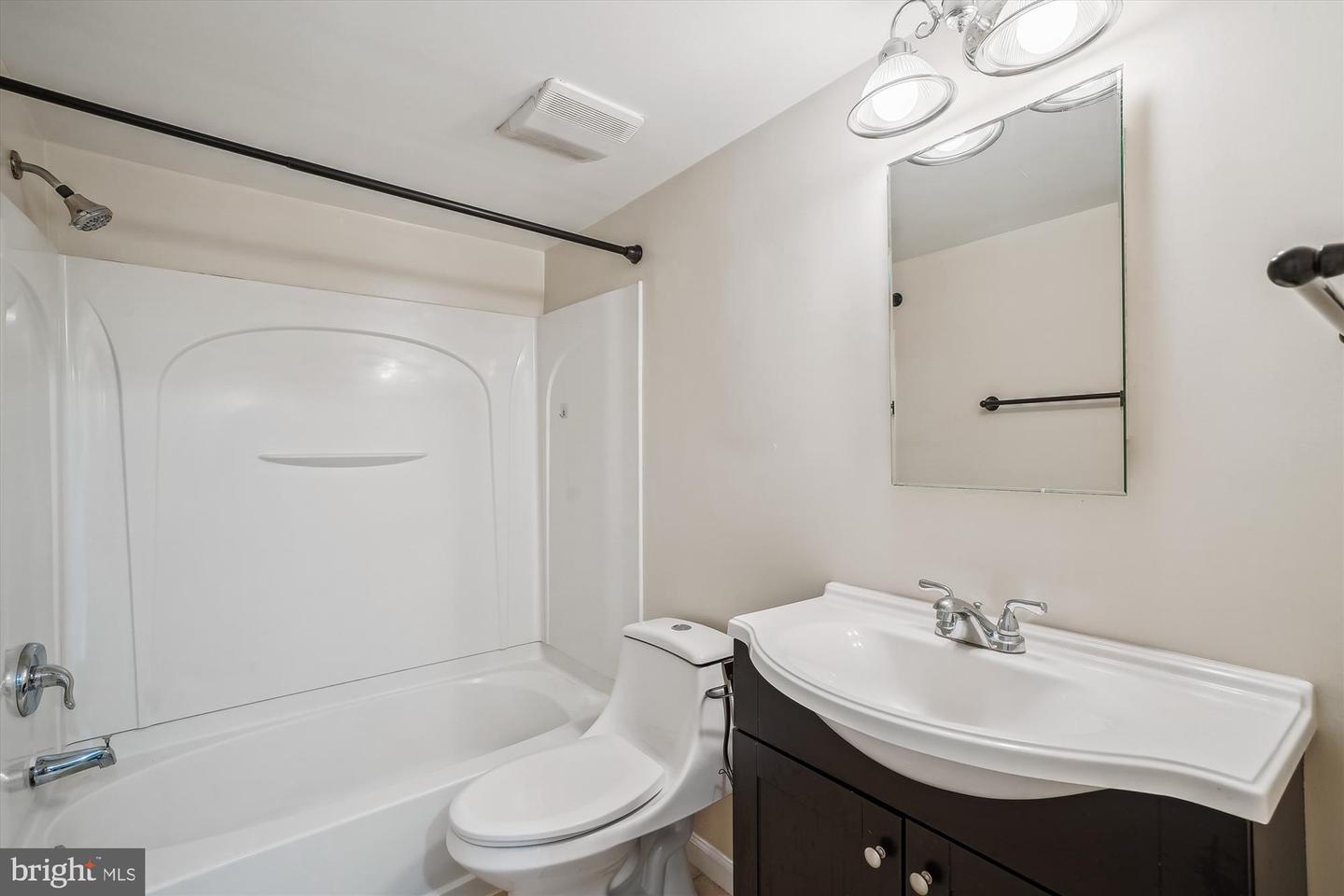 1541 COLONIAL DR #203, WOODBRIDGE, Virginia 22192, 1 Bedroom Bedrooms, ,1 BathroomBathrooms,Residential,For sale,1541 COLONIAL DR #203,VAPW2108102 MLS # VAPW2108102