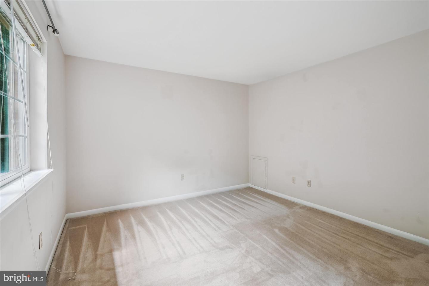 1541 COLONIAL DR #203, WOODBRIDGE, Virginia 22192, 1 Bedroom Bedrooms, ,1 BathroomBathrooms,Residential,For sale,1541 COLONIAL DR #203,VAPW2108102 MLS # VAPW2108102