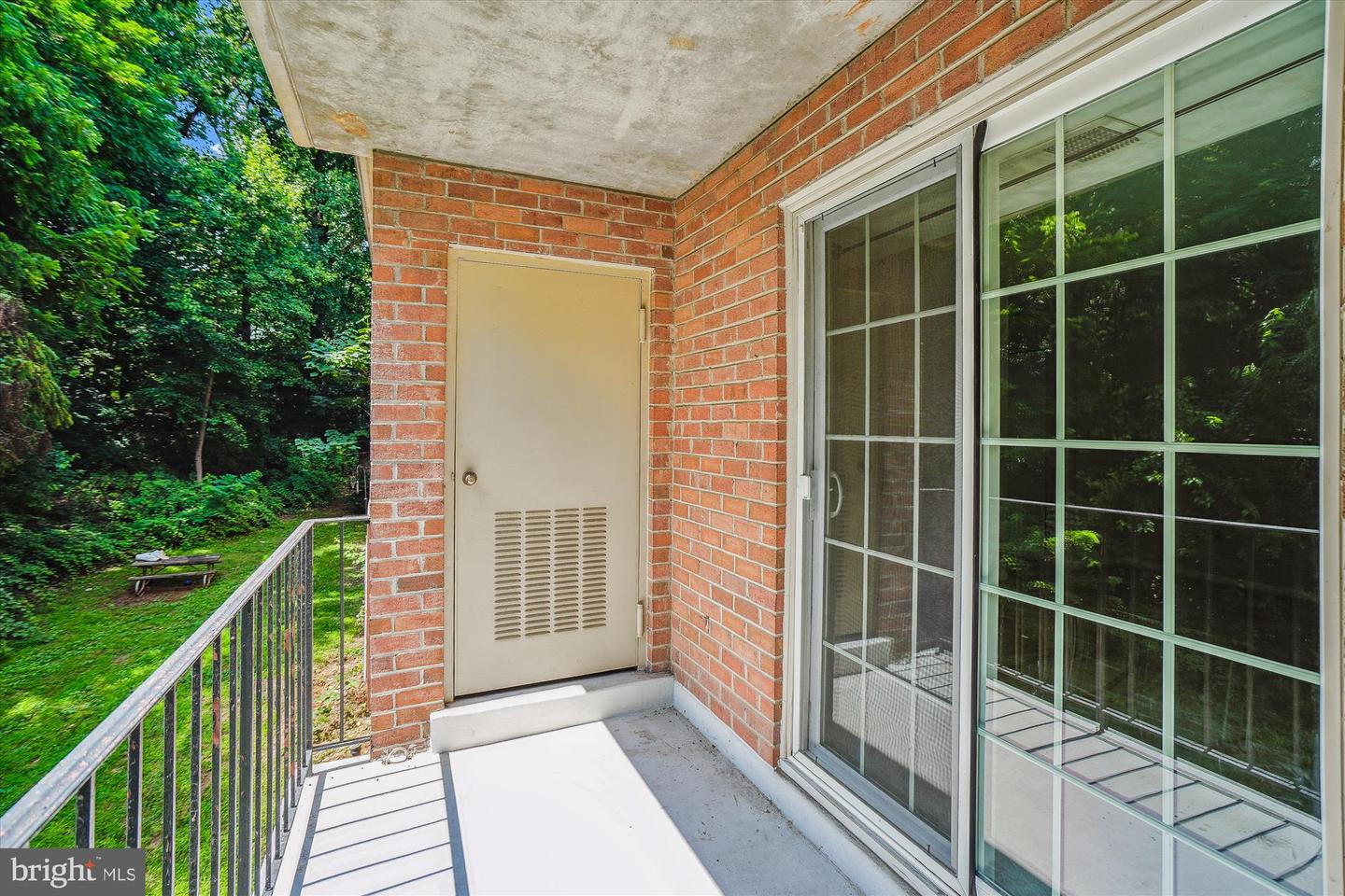 1541 COLONIAL DR #203, WOODBRIDGE, Virginia 22192, 1 Bedroom Bedrooms, ,1 BathroomBathrooms,Residential,For sale,1541 COLONIAL DR #203,VAPW2108102 MLS # VAPW2108102