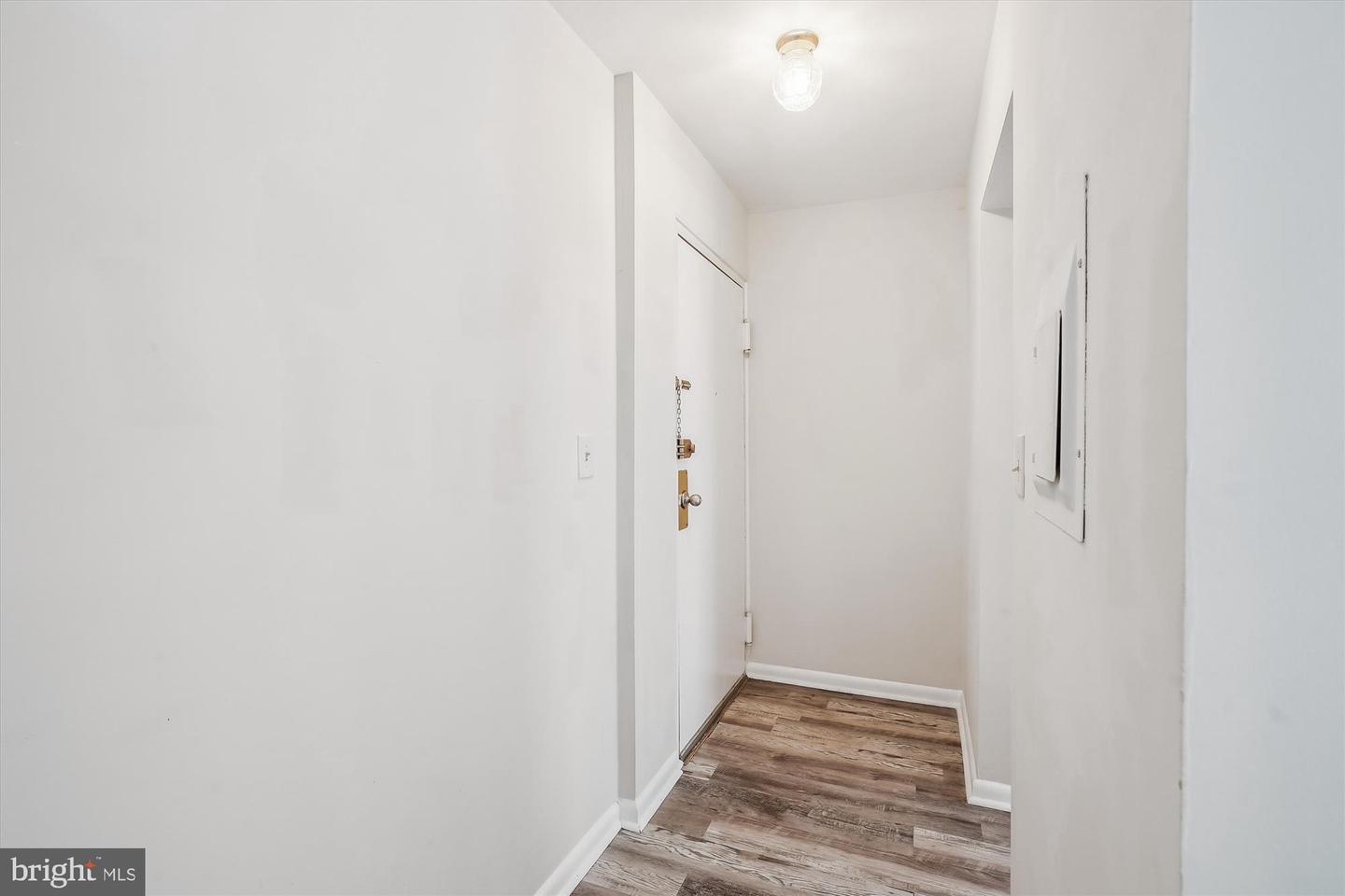 1541 COLONIAL DR #203, WOODBRIDGE, Virginia 22192, 1 Bedroom Bedrooms, ,1 BathroomBathrooms,Residential,For sale,1541 COLONIAL DR #203,VAPW2108102 MLS # VAPW2108102