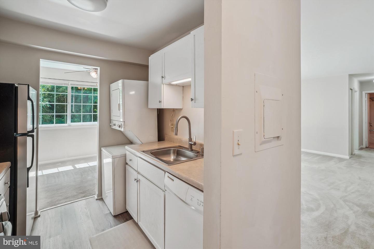 1541 COLONIAL DR #203, WOODBRIDGE, Virginia 22192, 1 Bedroom Bedrooms, ,1 BathroomBathrooms,Residential,For sale,1541 COLONIAL DR #203,VAPW2108102 MLS # VAPW2108102