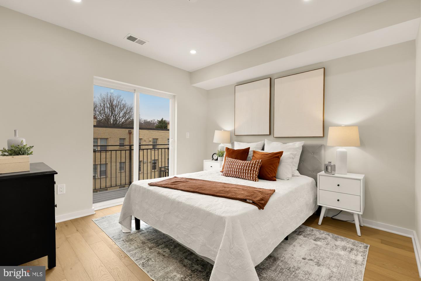 2606 41ST ST NW #FIVE, WASHINGTON, District Of Columbia 20007, 2 Bedrooms Bedrooms, ,2 BathroomsBathrooms,Residential,For sale,2606 41ST ST NW #FIVE,DCDC2232624 MLS # DCDC2232624