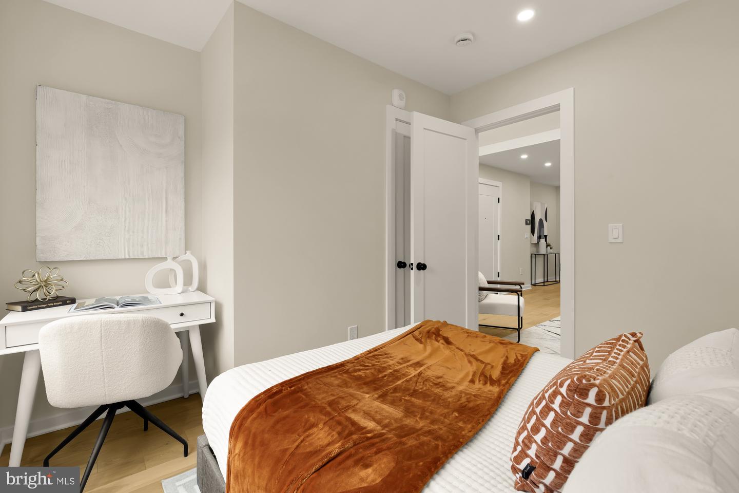 2606 41ST ST NW #FIVE, WASHINGTON, District Of Columbia 20007, 2 Bedrooms Bedrooms, ,2 BathroomsBathrooms,Residential,For sale,2606 41ST ST NW #FIVE,DCDC2232624 MLS # DCDC2232624