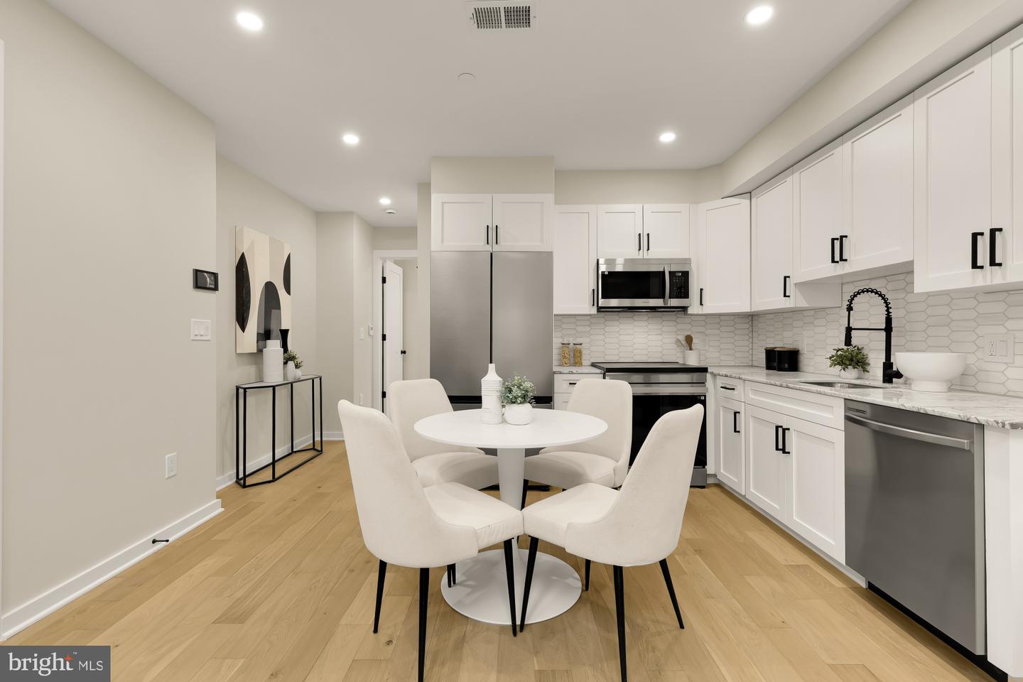 2606 41ST ST NW #FIVE, WASHINGTON, District Of Columbia 20007, 2 Bedrooms Bedrooms, ,2 BathroomsBathrooms,Residential,For sale,2606 41ST ST NW #FIVE,DCDC2232624 MLS # DCDC2232624