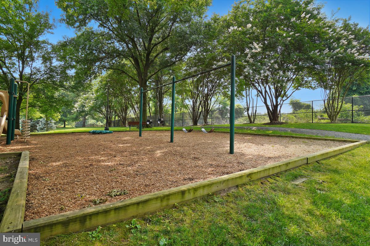 5904 MOUNT EAGLE DR #105, ALEXANDRIA, Virginia 22303, 2 Bedrooms Bedrooms, 8 Rooms Rooms,2 BathroomsBathrooms,Residential,For sale,5904 MOUNT EAGLE DR #105,VAFX2280010 MLS # VAFX2280010 5904 MOUNT EAGLE DR #105, ALEXANDRIA, Virginia 22303, 2 Bedrooms Bedrooms, 8 Rooms Rooms,2 BathroomsBathrooms,Residential,For sale,5904 MOUNT EAGLE DR #105,VAFX2280010 MLS # VAFX2280010