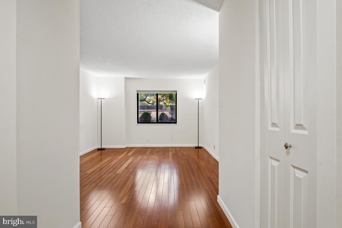 5904 MOUNT EAGLE DR #105, ALEXANDRIA, Virginia 22303, 2 Bedrooms Bedrooms, 8 Rooms Rooms,2 BathroomsBathrooms,Residential,For sale,5904 MOUNT EAGLE DR #105,VAFX2280010 MLS # VAFX2280010 5904 MOUNT EAGLE DR #105, ALEXANDRIA, Virginia 22303, 2 Bedrooms Bedrooms, 8 Rooms Rooms,2 BathroomsBathrooms,Residential,For sale,5904 MOUNT EAGLE DR #105,VAFX2280010 MLS # VAFX2280010