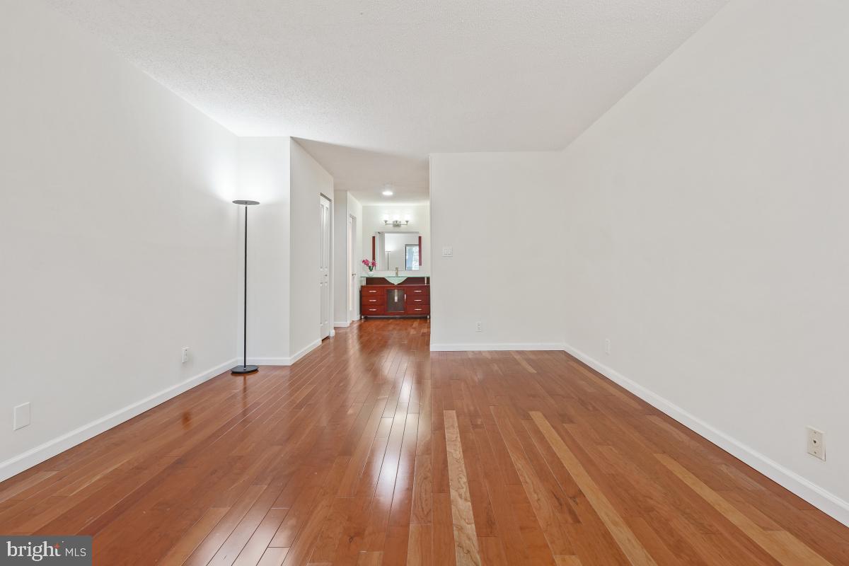 5904 MOUNT EAGLE DR #105, ALEXANDRIA, Virginia 22303, 2 Bedrooms Bedrooms, 8 Rooms Rooms,2 BathroomsBathrooms,Residential,For sale,5904 MOUNT EAGLE DR #105,VAFX2280010 MLS # VAFX2280010 5904 MOUNT EAGLE DR #105, ALEXANDRIA, Virginia 22303, 2 Bedrooms Bedrooms, 8 Rooms Rooms,2 BathroomsBathrooms,Residential,For sale,5904 MOUNT EAGLE DR #105,VAFX2280010 MLS # VAFX2280010