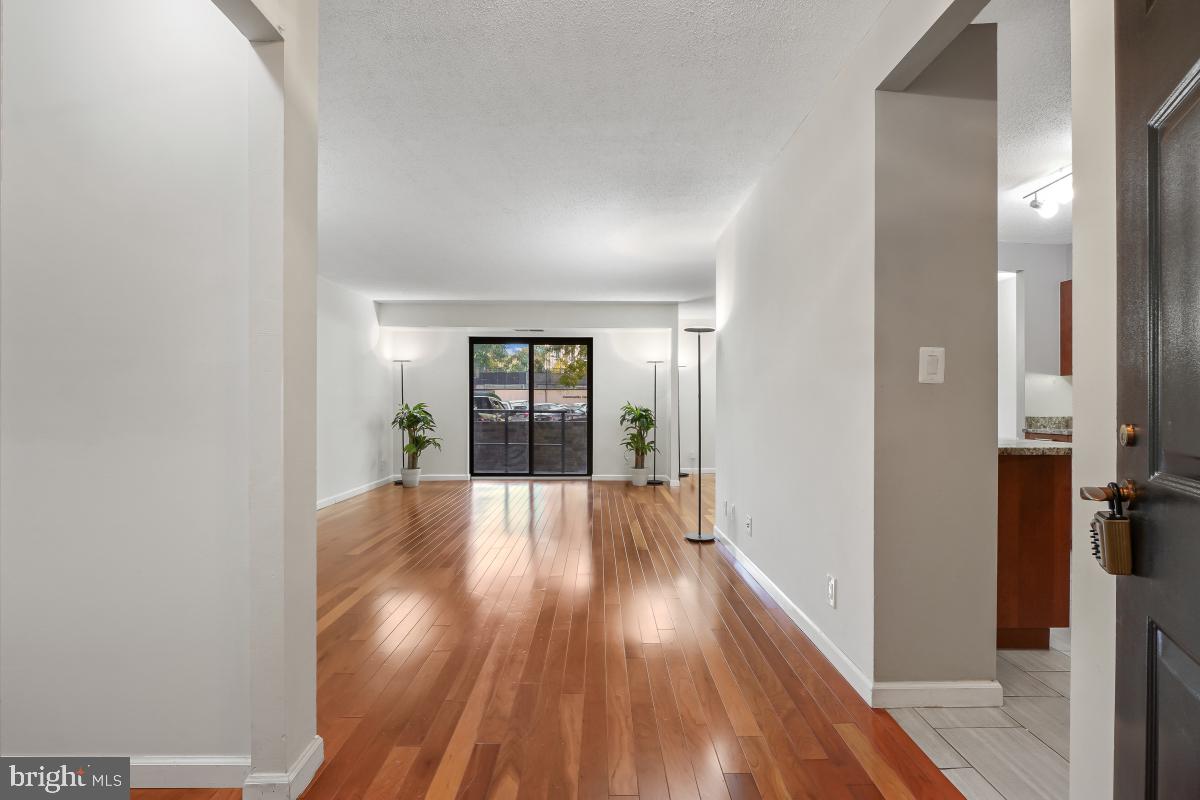 5904 MOUNT EAGLE DR #105, ALEXANDRIA, Virginia 22303, 2 Bedrooms Bedrooms, 8 Rooms Rooms,2 BathroomsBathrooms,Residential,For sale,5904 MOUNT EAGLE DR #105,VAFX2280010 MLS # VAFX2280010 5904 MOUNT EAGLE DR #105, ALEXANDRIA, Virginia 22303, 2 Bedrooms Bedrooms, 8 Rooms Rooms,2 BathroomsBathrooms,Residential,For sale,5904 MOUNT EAGLE DR #105,VAFX2280010 MLS # VAFX2280010