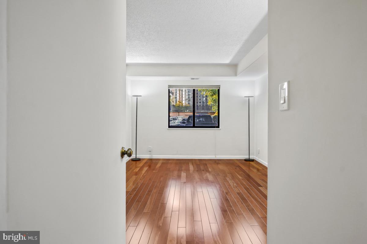 5904 MOUNT EAGLE DR #105, ALEXANDRIA, Virginia 22303, 2 Bedrooms Bedrooms, 8 Rooms Rooms,2 BathroomsBathrooms,Residential,For sale,5904 MOUNT EAGLE DR #105,VAFX2280010 MLS # VAFX2280010 5904 MOUNT EAGLE DR #105, ALEXANDRIA, Virginia 22303, 2 Bedrooms Bedrooms, 8 Rooms Rooms,2 BathroomsBathrooms,Residential,For sale,5904 MOUNT EAGLE DR #105,VAFX2280010 MLS # VAFX2280010