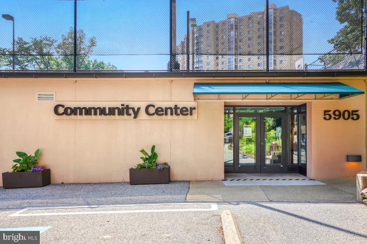 5904 MOUNT EAGLE DR #105, ALEXANDRIA, Virginia 22303, 2 Bedrooms Bedrooms, 8 Rooms Rooms,2 BathroomsBathrooms,Residential,For sale,5904 MOUNT EAGLE DR #105,VAFX2280010 MLS # VAFX2280010 5904 MOUNT EAGLE DR #105, ALEXANDRIA, Virginia 22303, 2 Bedrooms Bedrooms, 8 Rooms Rooms,2 BathroomsBathrooms,Residential,For sale,5904 MOUNT EAGLE DR #105,VAFX2280010 MLS # VAFX2280010