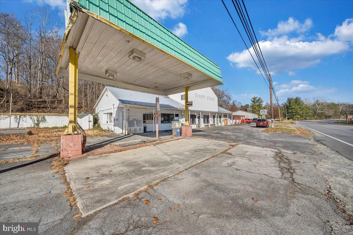 7367 LEE HIGHWAY, TROUTVILLE, Virginia 24175, ,Land,For sale,7367 LEE HIGHWAY,VABO2000036 MLS # VABO2000036 7367 LEE HIGHWAY, TROUTVILLE, Virginia 24175, ,Land,For sale,7367 LEE HIGHWAY,VABO2000036 MLS # VABO2000036