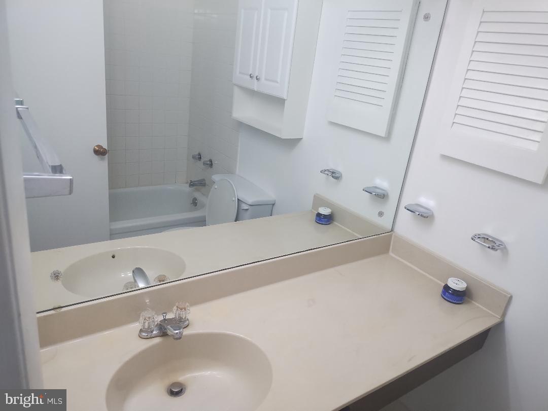 2141 P ST NW #202, WASHINGTON, District Of Columbia 20037, 2 Bedrooms Bedrooms, ,2 BathroomsBathrooms,Residential,For sale,2141 P ST NW #202,DCDC2197698 MLS # DCDC2197698