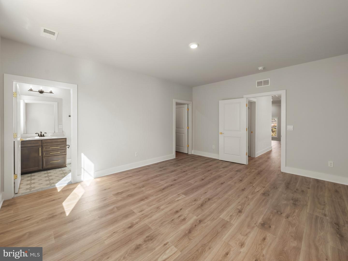 8260 COLLING MANOR CT, ALEXANDRIA, Virginia 22308, 6 Bedrooms Bedrooms, ,6 BathroomsBathrooms,Residential,For sale,8260 COLLING MANOR CT,VAFX2253318 MLS # VAFX2253318 8260 COLLING MANOR CT, ALEXANDRIA, Virginia 22308, 6 Bedrooms Bedrooms, ,6 BathroomsBathrooms,Residential,For sale,8260 COLLING MANOR CT,VAFX2253318 MLS # VAFX2253318