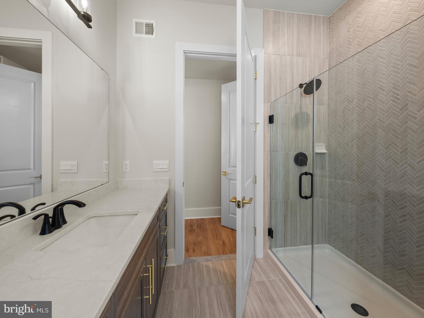 8260 COLLING MANOR CT, ALEXANDRIA, Virginia 22308, 6 Bedrooms Bedrooms, ,6 BathroomsBathrooms,Residential,For sale,8260 COLLING MANOR CT,VAFX2253318 MLS # VAFX2253318 8260 COLLING MANOR CT, ALEXANDRIA, Virginia 22308, 6 Bedrooms Bedrooms, ,6 BathroomsBathrooms,Residential,For sale,8260 COLLING MANOR CT,VAFX2253318 MLS # VAFX2253318