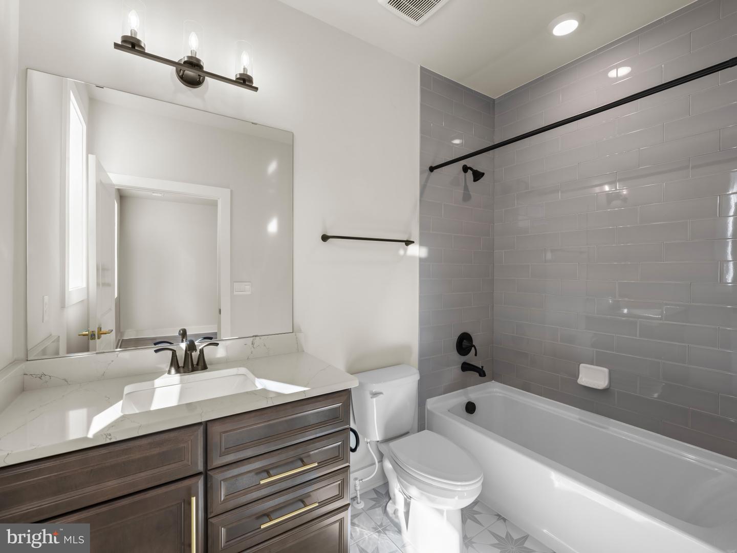 8260 COLLING MANOR CT, ALEXANDRIA, Virginia 22308, 6 Bedrooms Bedrooms, ,6 BathroomsBathrooms,Residential,For sale,8260 COLLING MANOR CT,VAFX2253318 MLS # VAFX2253318 8260 COLLING MANOR CT, ALEXANDRIA, Virginia 22308, 6 Bedrooms Bedrooms, ,6 BathroomsBathrooms,Residential,For sale,8260 COLLING MANOR CT,VAFX2253318 MLS # VAFX2253318