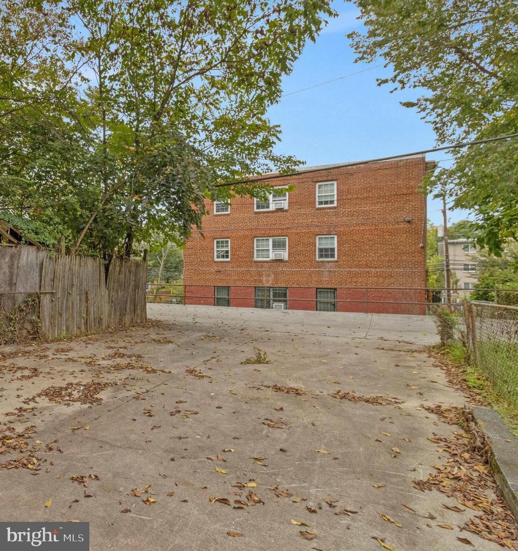 657 BRANDYWINE ST SE, WASHINGTON, District Of Columbia 20032, 3 Bedrooms Bedrooms, ,1 BathroomBathrooms,Residential,For sale,657 BRANDYWINE ST SE,DCDC2224562 MLS # DCDC2224562