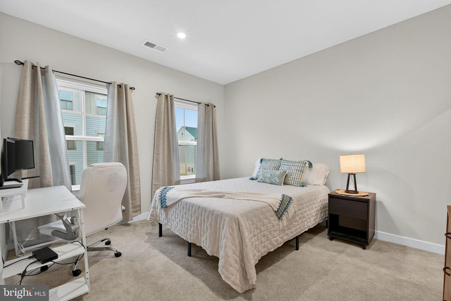 17454 SOUTHERN SHORES DR, DUMFRIES, Virginia 22026, 3 Bedrooms Bedrooms, ,2 BathroomsBathrooms,Residential,For sale,17454 SOUTHERN SHORES DR,VAPW2107052 MLS # VAPW2107052 17454 SOUTHERN SHORES DR, DUMFRIES, Virginia 22026, 3 Bedrooms Bedrooms, ,2 BathroomsBathrooms,Residential,For sale,17454 SOUTHERN SHORES DR,VAPW2107052 MLS # VAPW2107052