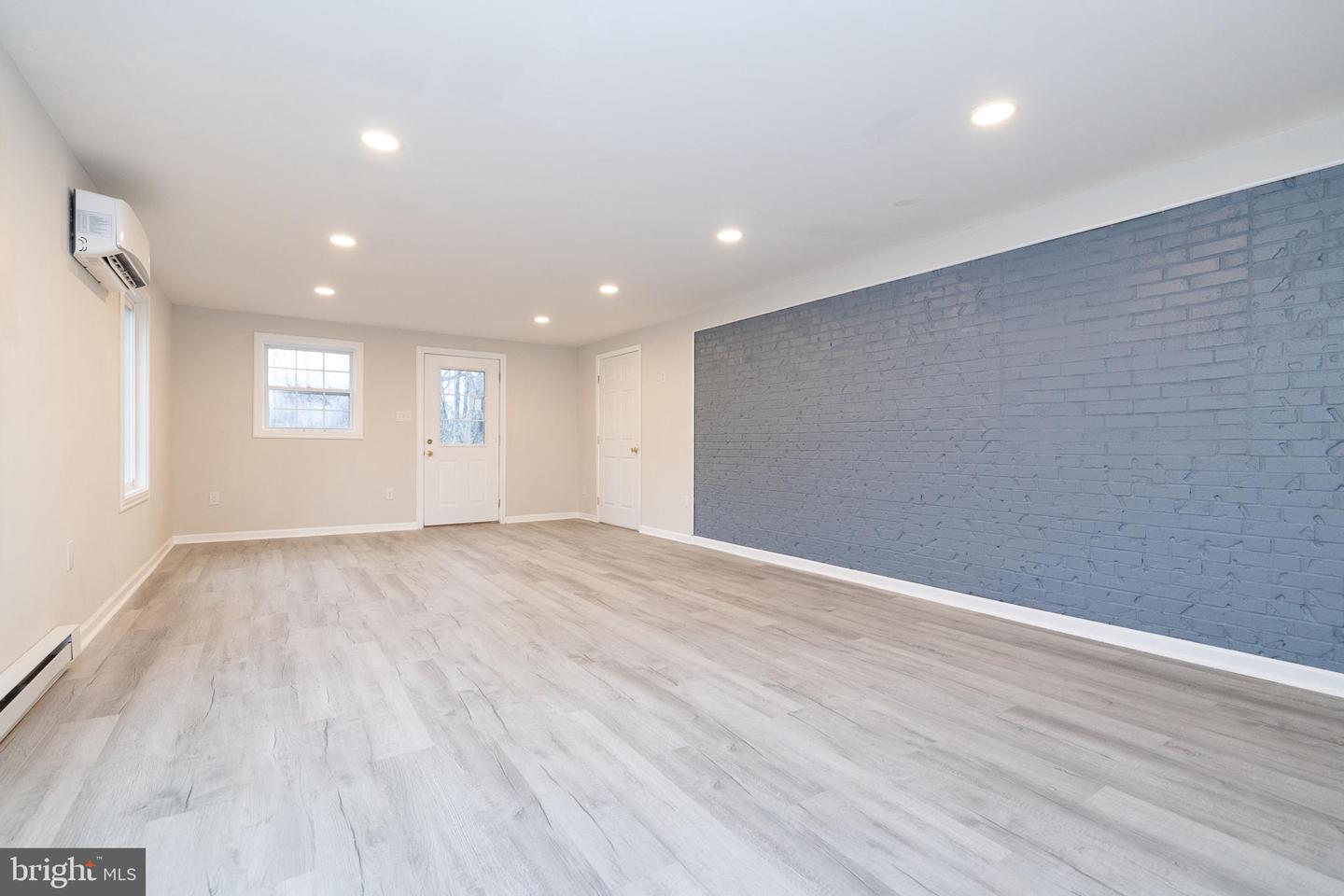 6731 MIDDLE RD, MIDDLETOWN, Virginia 22645, 3 Bedrooms Bedrooms, ,2 BathroomsBathrooms,Residential,For sale,6731 MIDDLE RD,VAFV2037978 MLS # VAFV2037978