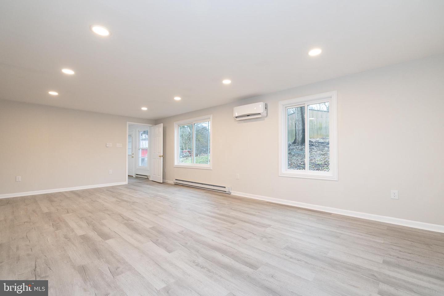 6731 MIDDLE RD, MIDDLETOWN, Virginia 22645, 3 Bedrooms Bedrooms, ,2 BathroomsBathrooms,Residential,For sale,6731 MIDDLE RD,VAFV2037978 MLS # VAFV2037978