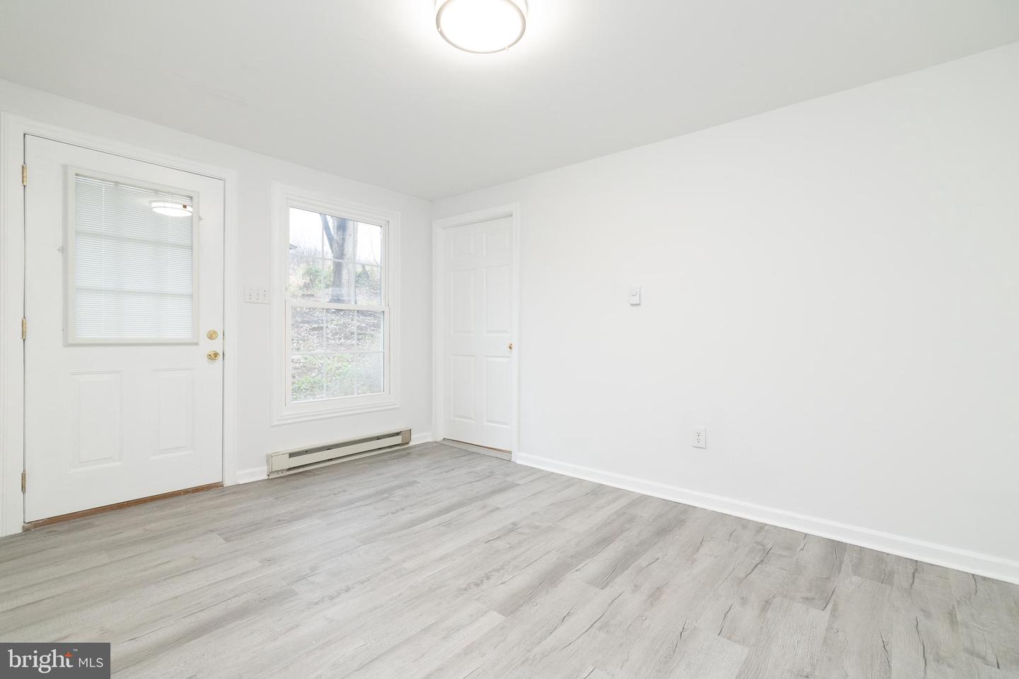 6731 MIDDLE RD, MIDDLETOWN, Virginia 22645, 3 Bedrooms Bedrooms, ,2 BathroomsBathrooms,Residential,For sale,6731 MIDDLE RD,VAFV2037978 MLS # VAFV2037978