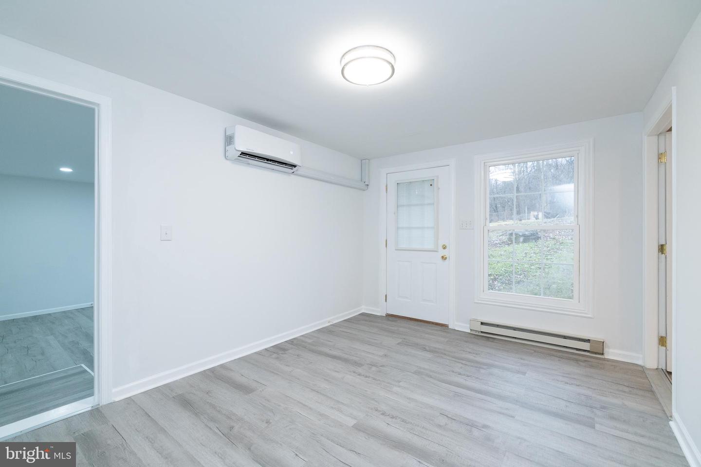 6731 MIDDLE RD, MIDDLETOWN, Virginia 22645, 3 Bedrooms Bedrooms, ,2 BathroomsBathrooms,Residential,For sale,6731 MIDDLE RD,VAFV2037978 MLS # VAFV2037978