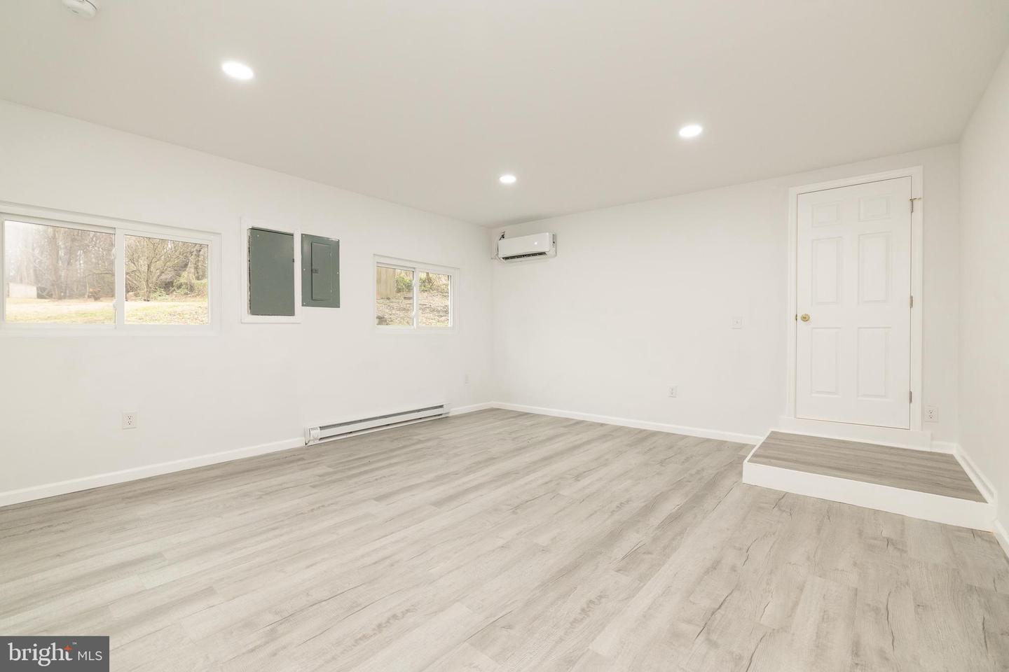 6731 MIDDLE RD, MIDDLETOWN, Virginia 22645, 3 Bedrooms Bedrooms, ,2 BathroomsBathrooms,Residential,For sale,6731 MIDDLE RD,VAFV2037978 MLS # VAFV2037978