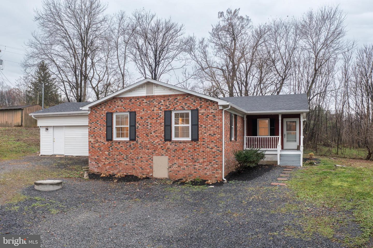 6731 MIDDLE RD, MIDDLETOWN, Virginia 22645, 3 Bedrooms Bedrooms, ,2 BathroomsBathrooms,Residential,For sale,6731 MIDDLE RD,VAFV2037978 MLS # VAFV2037978