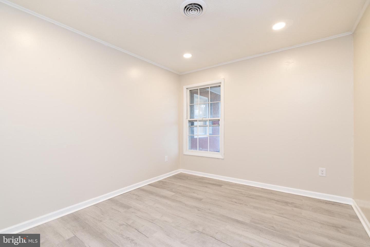 6731 MIDDLE RD, MIDDLETOWN, Virginia 22645, 3 Bedrooms Bedrooms, ,2 BathroomsBathrooms,Residential,For sale,6731 MIDDLE RD,VAFV2037978 MLS # VAFV2037978