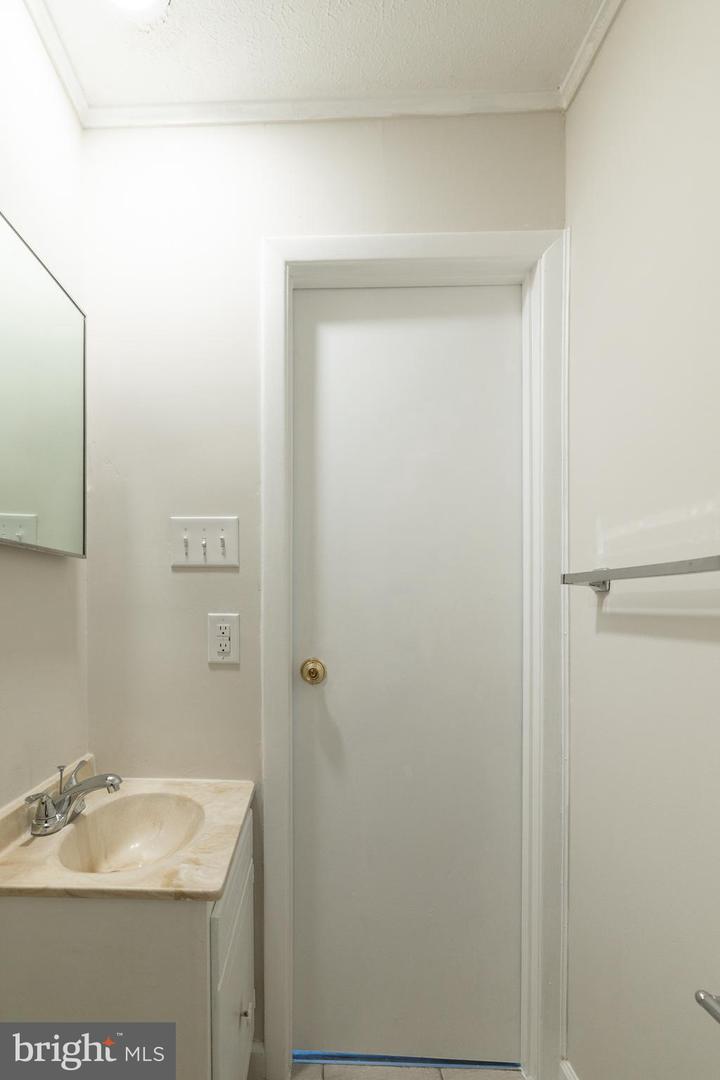 6731 MIDDLE RD, MIDDLETOWN, Virginia 22645, 3 Bedrooms Bedrooms, ,2 BathroomsBathrooms,Residential,For sale,6731 MIDDLE RD,VAFV2037978 MLS # VAFV2037978