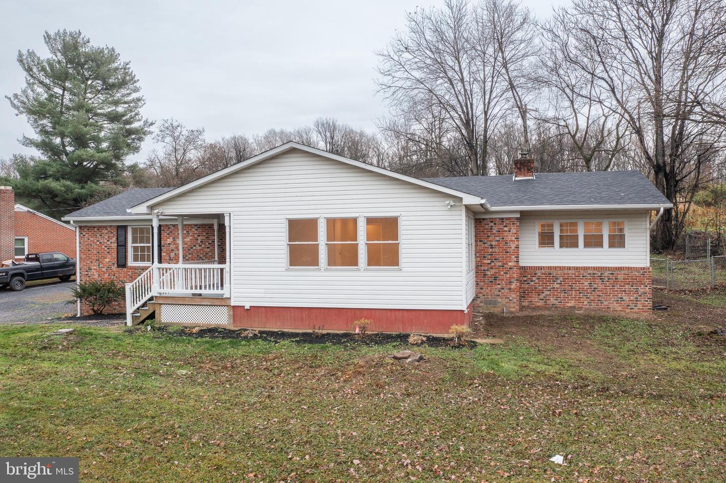 6731 MIDDLE RD, MIDDLETOWN, Virginia 22645, 3 Bedrooms Bedrooms, ,2 BathroomsBathrooms,Residential,For sale,6731 MIDDLE RD,VAFV2037978 MLS # VAFV2037978