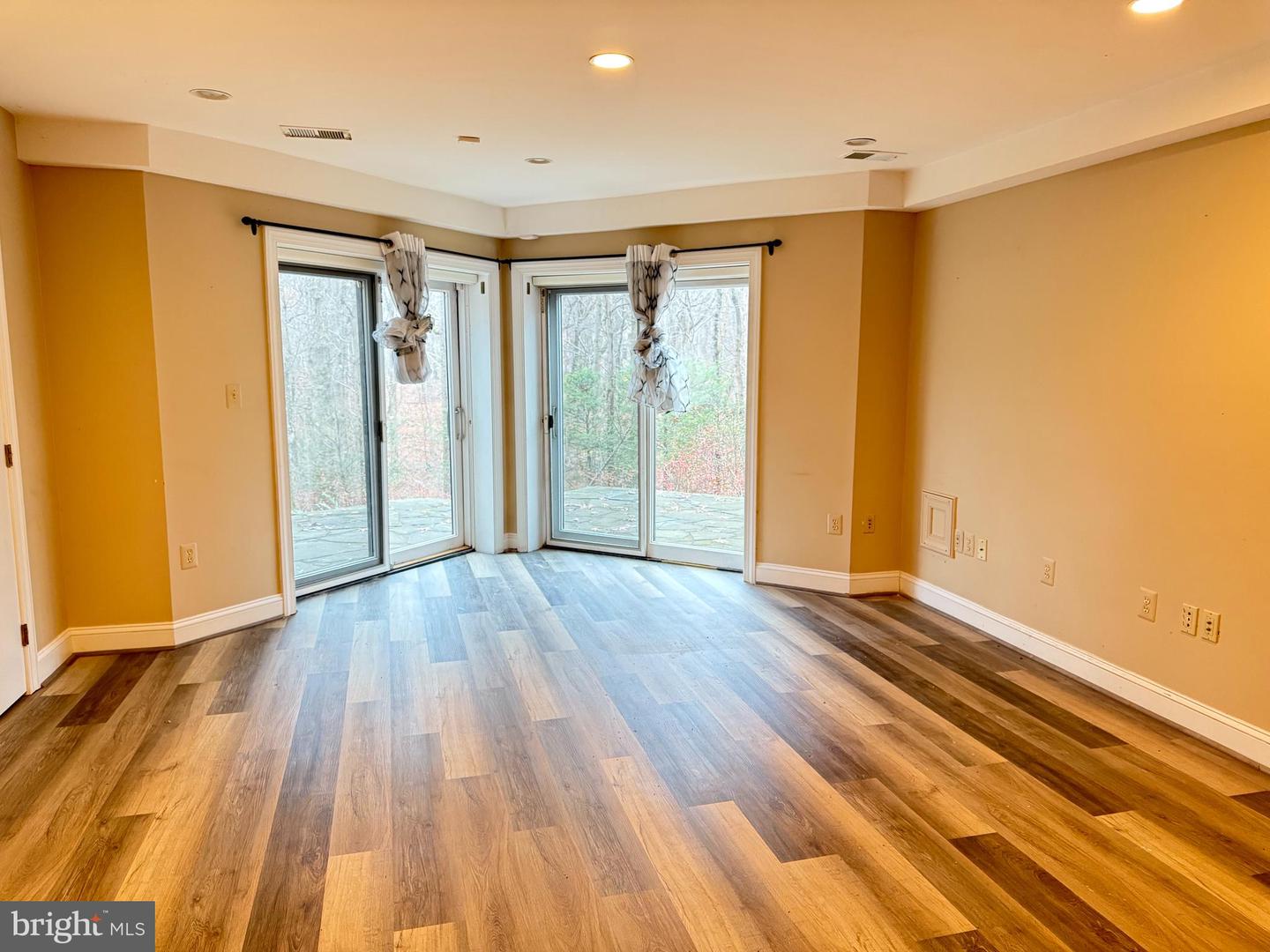 10701 SYCAMORE SPRINGS LN, GREAT FALLS, Virginia 22066, 6 Bedrooms Bedrooms, ,4 BathroomsBathrooms,Residential,For sale,10701 SYCAMORE SPRINGS LN,VAFX2279598 MLS # VAFX2279598