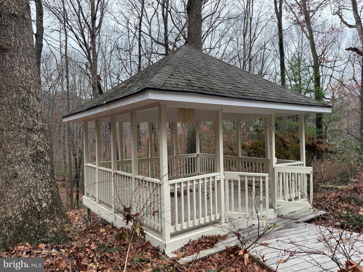 10701 SYCAMORE SPRINGS LN, GREAT FALLS, Virginia 22066, 6 Bedrooms Bedrooms, ,4 BathroomsBathrooms,Residential,For sale,10701 SYCAMORE SPRINGS LN,VAFX2279598 MLS # VAFX2279598