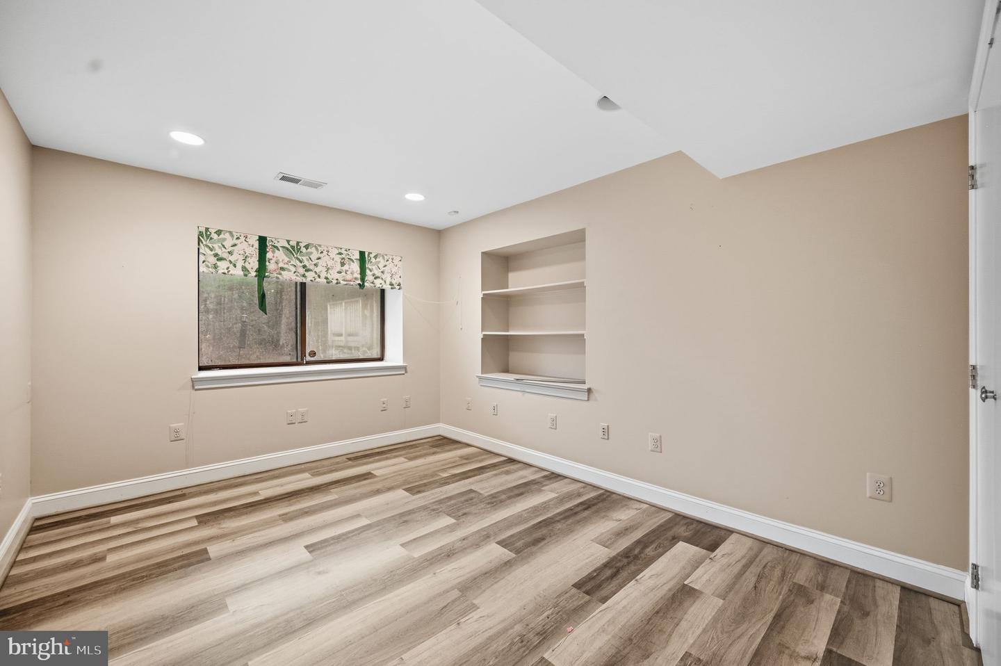 10701 SYCAMORE SPRINGS LN, GREAT FALLS, Virginia 22066, 6 Bedrooms Bedrooms, ,4 BathroomsBathrooms,Residential,For sale,10701 SYCAMORE SPRINGS LN,VAFX2279598 MLS # VAFX2279598