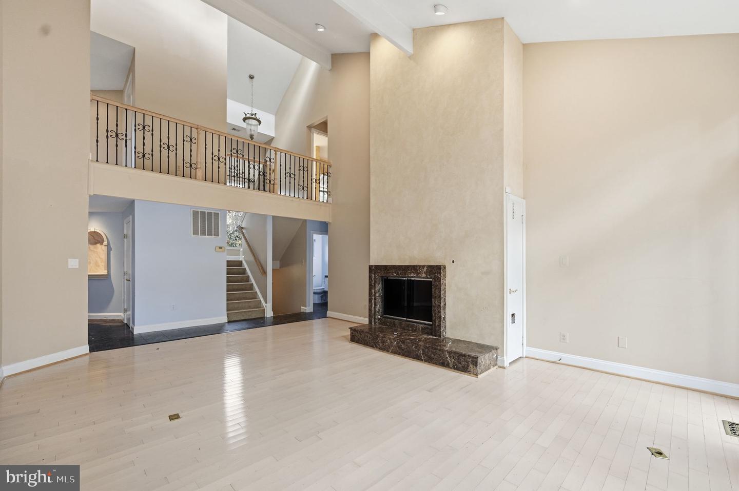 10701 SYCAMORE SPRINGS LN, GREAT FALLS, Virginia 22066, 6 Bedrooms Bedrooms, ,4 BathroomsBathrooms,Residential,For sale,10701 SYCAMORE SPRINGS LN,VAFX2279598 MLS # VAFX2279598