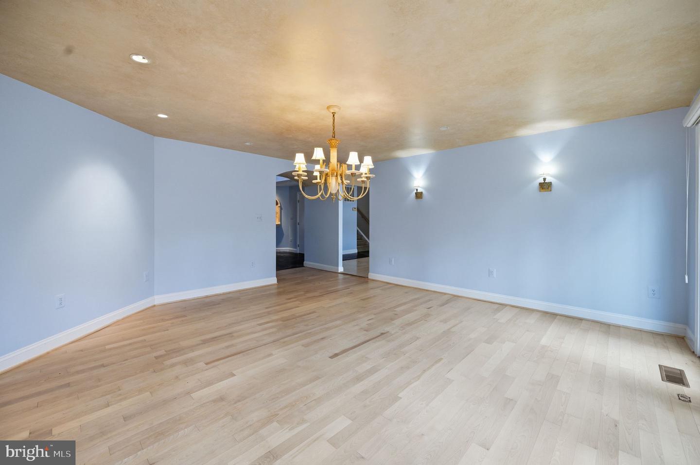 10701 SYCAMORE SPRINGS LN, GREAT FALLS, Virginia 22066, 6 Bedrooms Bedrooms, ,4 BathroomsBathrooms,Residential,For sale,10701 SYCAMORE SPRINGS LN,VAFX2279598 MLS # VAFX2279598