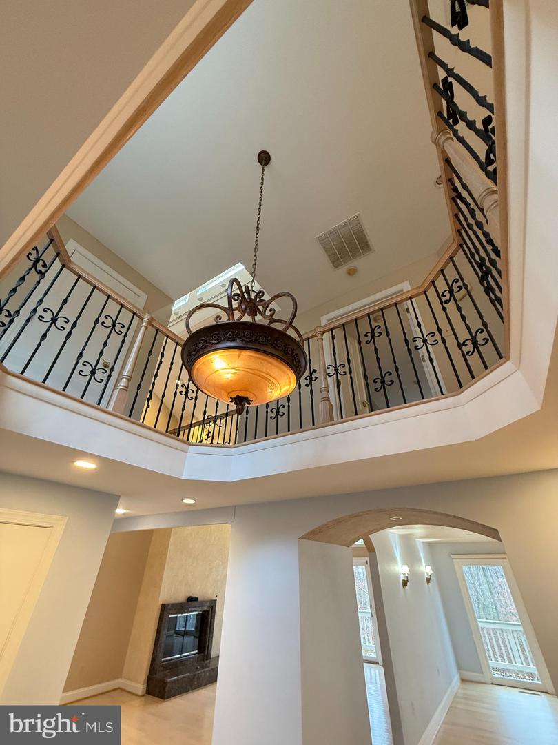 10701 SYCAMORE SPRINGS LN, GREAT FALLS, Virginia 22066, 6 Bedrooms Bedrooms, ,4 BathroomsBathrooms,Residential,For sale,10701 SYCAMORE SPRINGS LN,VAFX2279598 MLS # VAFX2279598