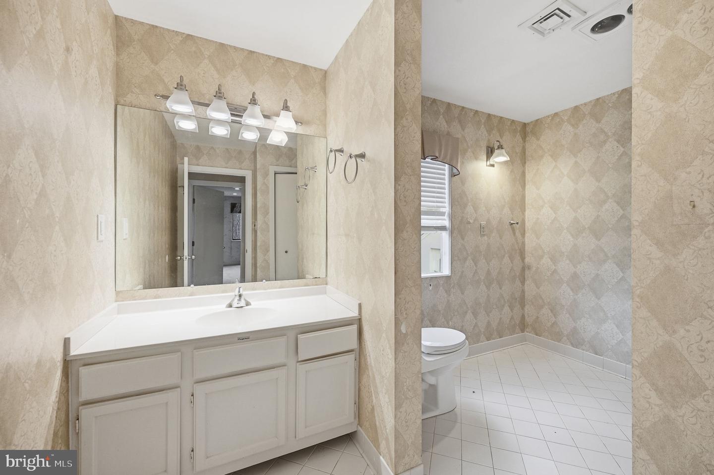 10701 SYCAMORE SPRINGS LN, GREAT FALLS, Virginia 22066, 6 Bedrooms Bedrooms, ,4 BathroomsBathrooms,Residential,For sale,10701 SYCAMORE SPRINGS LN,VAFX2279598 MLS # VAFX2279598