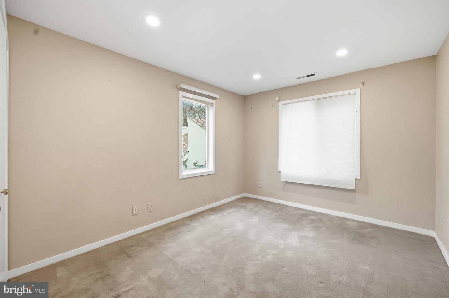 10701 SYCAMORE SPRINGS LN, GREAT FALLS, Virginia 22066, 6 Bedrooms Bedrooms, ,4 BathroomsBathrooms,Residential,For sale,10701 SYCAMORE SPRINGS LN,VAFX2279598 MLS # VAFX2279598