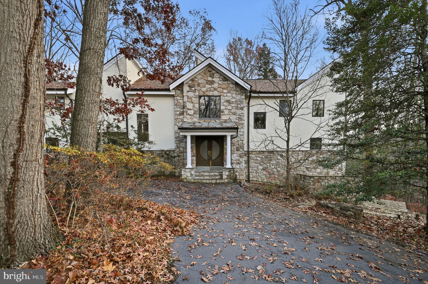 10701 SYCAMORE SPRINGS LN, GREAT FALLS, Virginia 22066, 6 Bedrooms Bedrooms, ,4 BathroomsBathrooms,Residential,For sale,10701 SYCAMORE SPRINGS LN,VAFX2279598 MLS # VAFX2279598